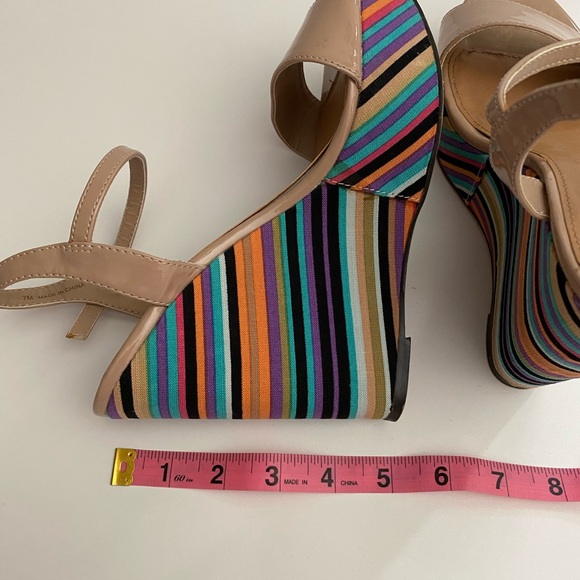 ‼️SOLD‼️ Steve Madden Wedges - Picture 4 of 6